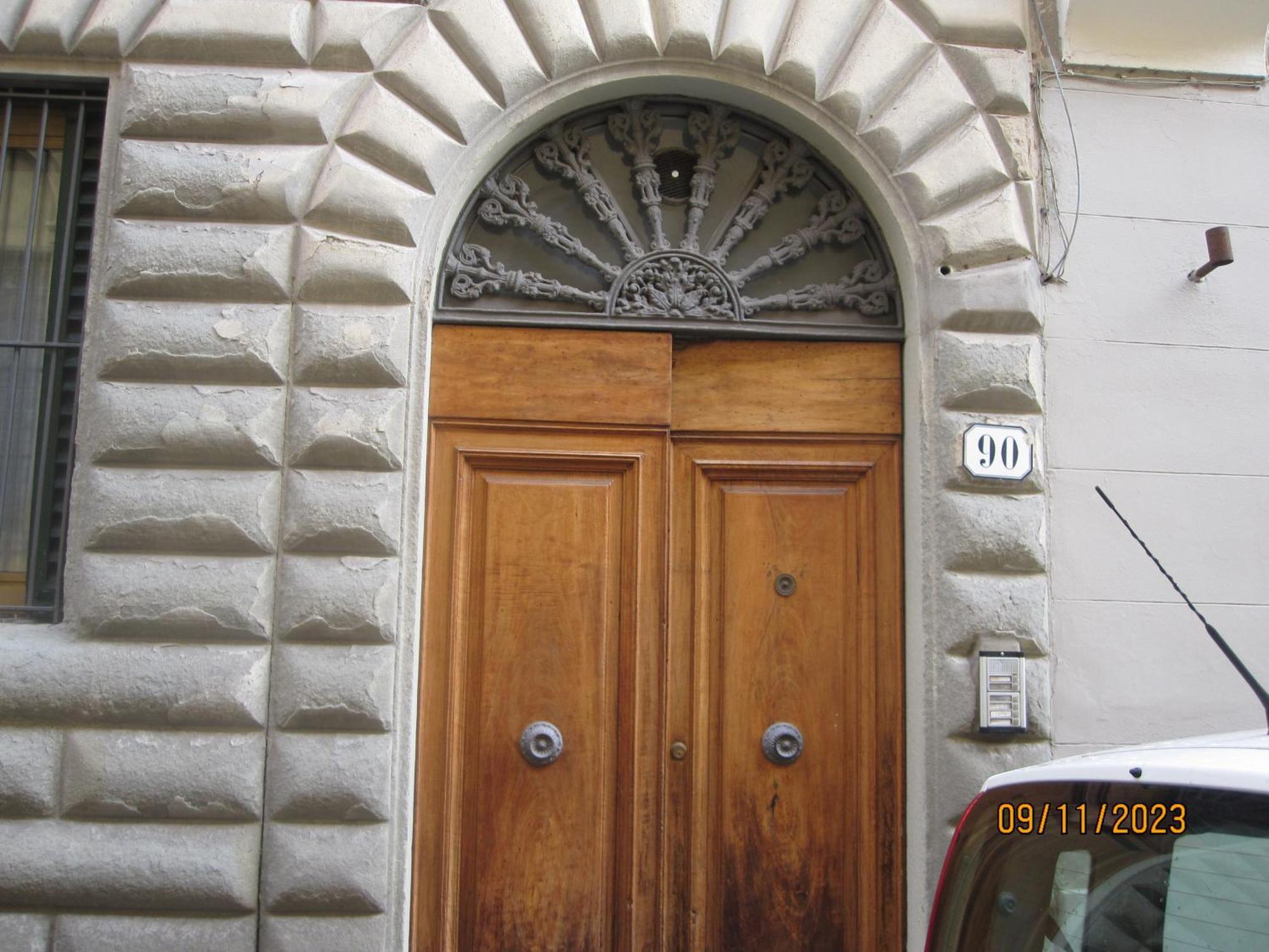 60 négyzetméteres, 1 hálószobás, 2 saját fürdőszobával rendelkező Apartman Történelmi Központ terül Firenze Kültér fotó