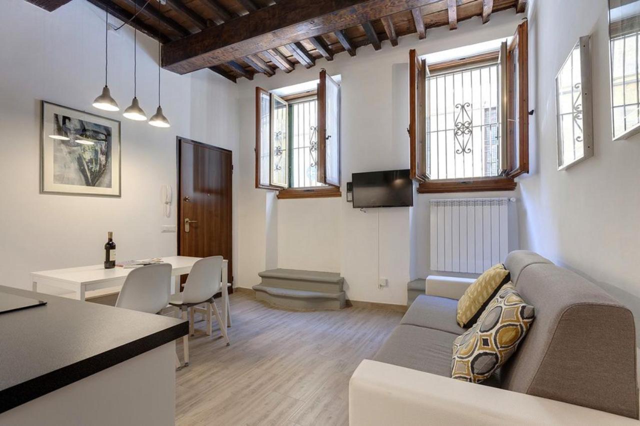 60 négyzetméteres, 1 hálószobás, 2 saját fürdőszobával rendelkező Apartman Történelmi Központ terül Firenze Kültér fotó