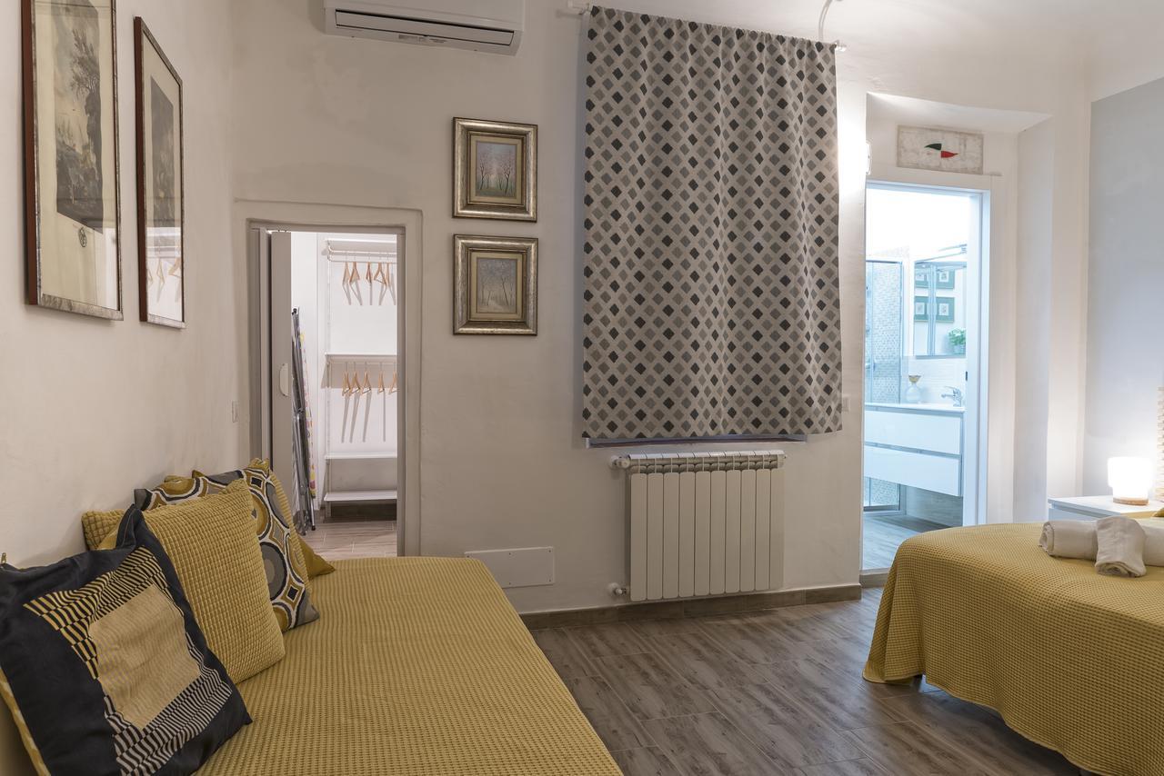 60 négyzetméteres, 1 hálószobás, 2 saját fürdőszobával rendelkező Apartman Történelmi Központ terül Firenze Kültér fotó